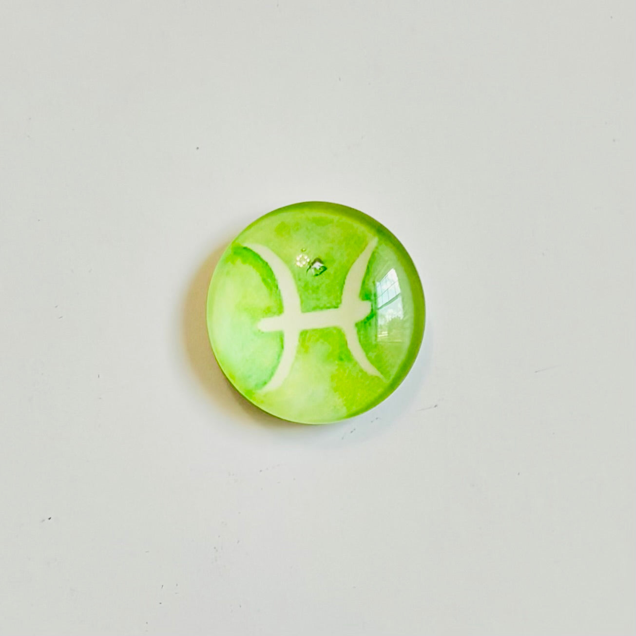 Crown - Pisces Zodiac Symbol Magnet